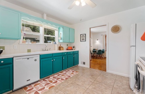 Longmont House | Pet/Kid Friendly - Spacious Whole House with Finished Basement and Parking!