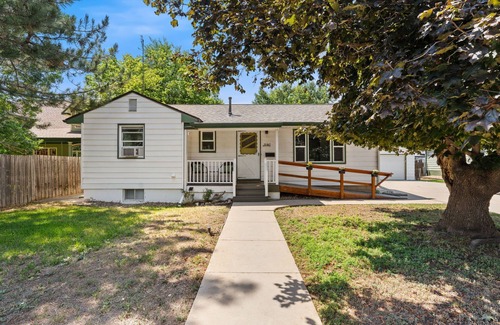 Longmont House | Pet/Kid Friendly - Spacious Whole House with Finished Basement and Parking!
