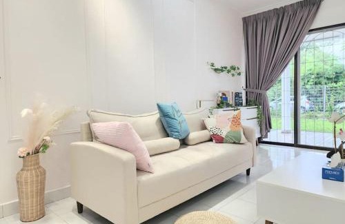 Petaling Jaya House | Petaling Jaya Premium Bungalow 4 Bed Rooms for up tp 18Pax, SS14, Plaza33 , 3 2 Square, Jaya One , SS2