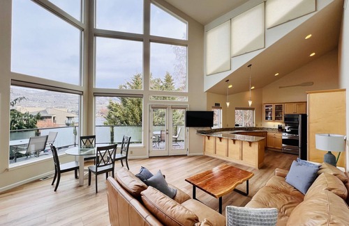 Chelan House | Peterson’s Waterfront Townhome- Pool, Hot Tub, Views