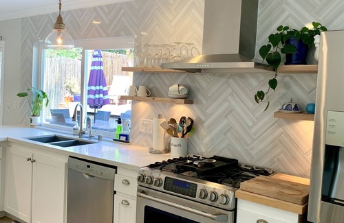 Encinitas House | PetFriendly/Hot Tub/Week/Month discounts, 2 miles to beach