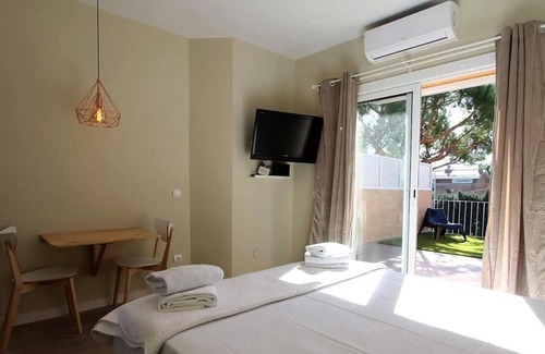 Castelldefels Apartment | Petit Bijou - Beach apartment III with Terraces & Wi-Fi
