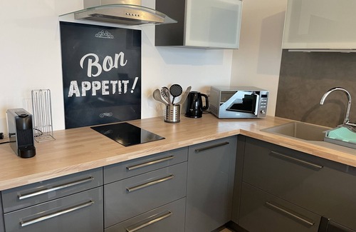 Courseulles-sur-Mer Apartment | Petit Cocon Courseullais with 2-star sea view