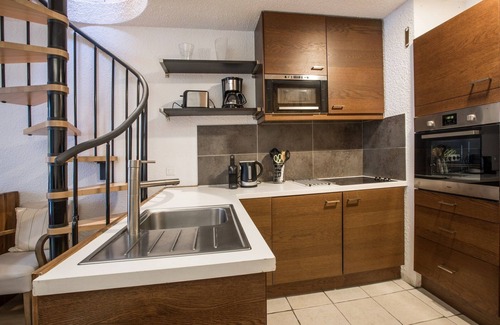 Chamonix City Centre Cottage | Petit Dru - an apartment that sleeps 4 guests next to the Aiguille du Midi