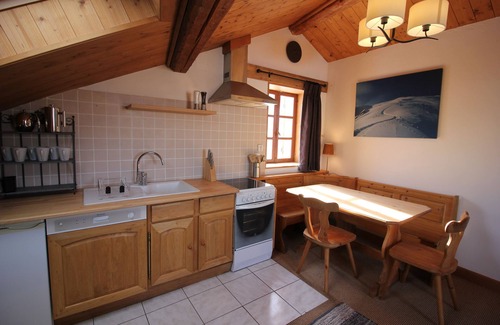 Meribel Ski Chalet | Petit Hibou, Gorgeous 1 bedroom apartment in Meribel