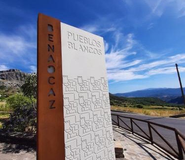 Benaocaz House | Petit Nazari