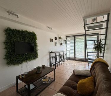 Villemareuil House | Petit Nid Douillet avec parking privé