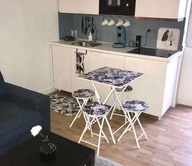 Bobigny Apartment | Petit studio cosy