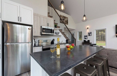 Baie-St-Paul Ski Chalet | Petite Charlevoix 1: Tranquil Retreat with Spa