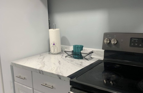 Drexel Hill House | Petite Cozy Home w gourmet kitchen & parking in delightful Drexel Hill