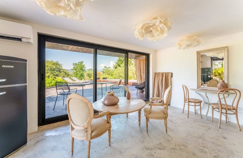 Villedieu Apartment | Petite house "Provence" with private terrace, Wi-Fi, and air conditioning