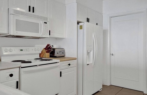 Sunny Isles Beach Condo | PETITE ITALIE WATERVIEW