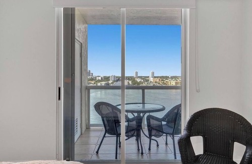Sunny Isles Beach Condo | PETITE ITALIE WATERVIEW