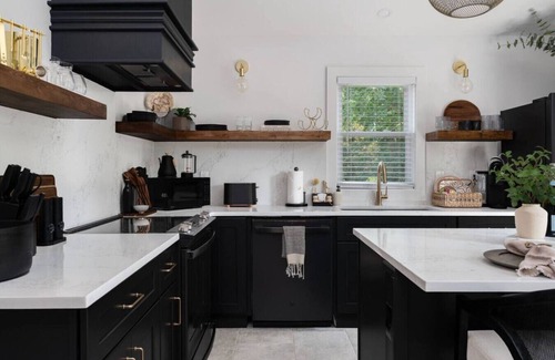 Kitty Hawk House | Petite Noire - Hot Tub - Copper Soaking Tubs!