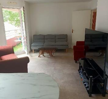 Billancourt–Rives de Seine Apartment | Petite perle