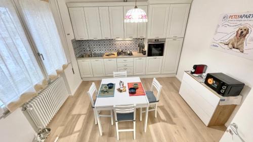Igea Marina Apartment | Petlyapartments #Golden