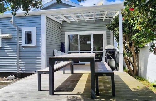 Petone House | Petone Beach - Entire Villa & Optional Sleep-Out
