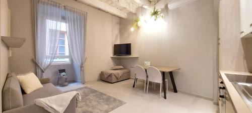 Sanremo Centre Apartment | Petronilla House 008055-LT-1202