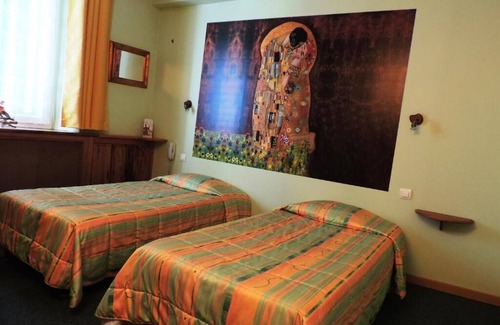 Digne-les-Bains Hotel | Pets Allowed w/Parking! Close to Cathedral & Shop