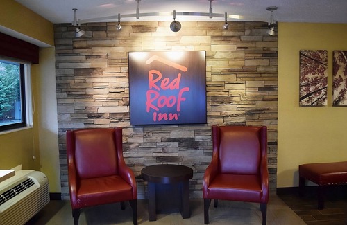 Bowmansville House | Pets Stay for FREE! w/ Complimentary Parking, Short Drive to Buffalo Zoo!