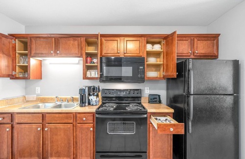 Clarksville House | Pets welcome, 15 minutes to Ft Campbell-G2