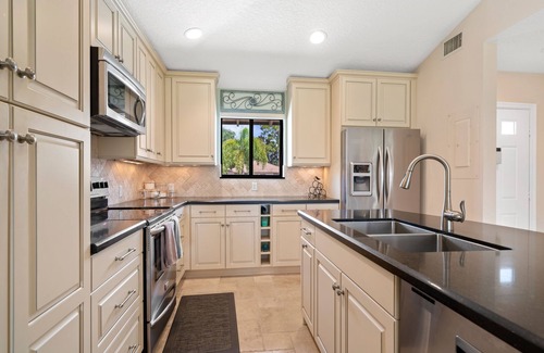 Palm Beach Gardens Cottage | PGA National Club Cottage Palm Beach Gardens, Florida