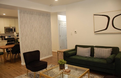 East Liberty Apartment | PGH Delight - 4B/3B, ALL NEW w/Free Street Parking, Perfect for family vacation