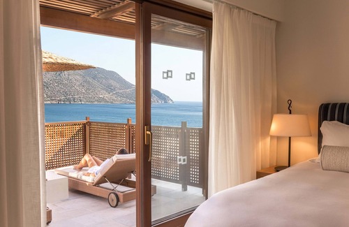 Elounda Hotel | Phāea Blue - Small Luxury Hotels of the World