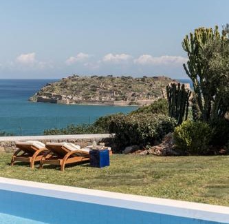 Elounda Hotel | Phāea Blue - Small Luxury Hotels of the World