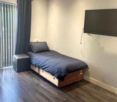 Abertillery Apartment | Phat Smokehouse