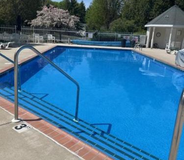 Sister Bay Hotel | Pheasant Park Resort
