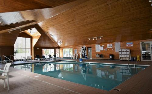 Sister Bay Hotel | Pheasant Park Resort