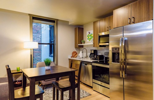 Riverside Apartment | Phenomenal 1 Bed Travel Apartment Perfect for Business Travel
