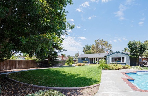 East Whittier House | Phenomenal space centrally located minutes form everything