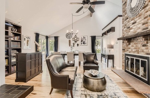 Englewood House | PHIL6684 - Awesome 4 bedroom in Centennial!