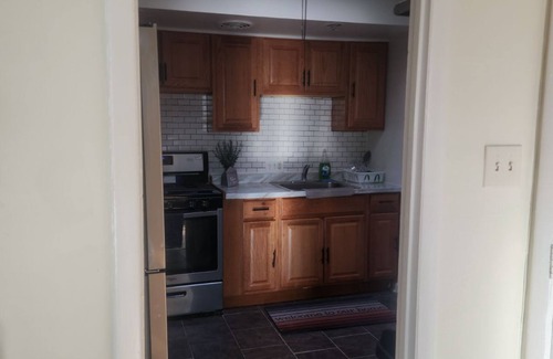 Olney-Oak Lane Apartment | Philly city night stop , close to all highways and city stores