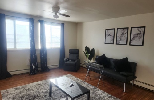 Olney-Oak Lane Apartment | Philly city night stop , close to all highways and city stores