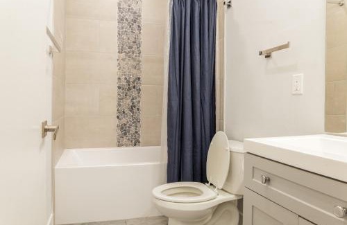 North Philadelphia East Apartment | Philly Explorer's Haven-2bed2bawd-templewifi