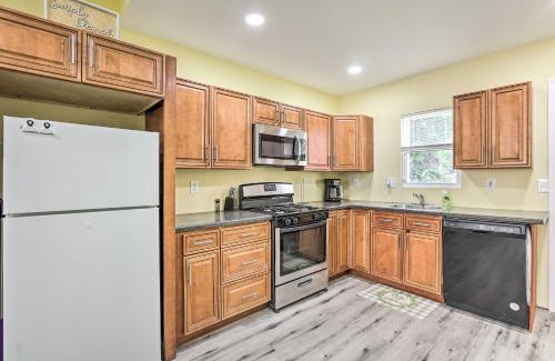North Philadelphia House | Philly Townhome with Gas Grill about 5 Mi to Dtwn!