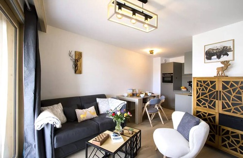 Huez Apartment | PHOB28 Apartment in a residence with swimming pool sauna gym