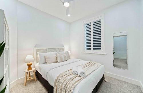 Elizabeth Bay Apartment | Phoenix at Palm View Collective