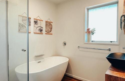 Hokitika House | Phoenix Escape