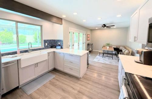 North Mountain House | Phoenix Retreat Family Pool Fire Pit Golf