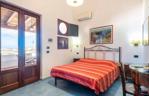 Lipari Historic Centre Bed & Breakfast | Phoinikodes By Halldis