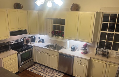 Columbus House | Pia's Place! Spacious 4-bedroom home filled with Old World charm!