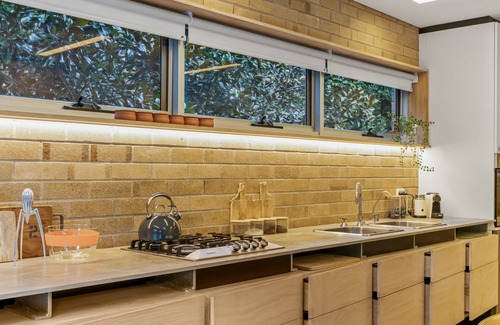 Blackheath House | Piano House is Architecturally designed with manicured gardens and pet friendly