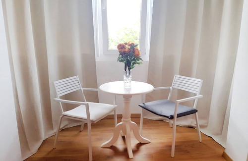 Bucharest City-Centre Apartment | Piata Victoriei Kiseleff Park Studio with garden view