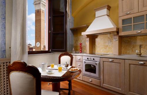 Siena Historical Center Apartment | Piazza del Campo Honeymoon Suite