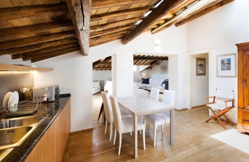 Rione IX Pigna Apartment | Piazza Navona 2BR, 2BA Penthouse-Beautiful Terrace