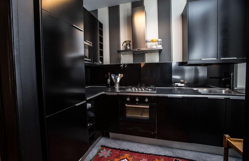 San Ferdinando Apartment | Piazza Plebiscito Apartment Charming apartment for up to 8 people
